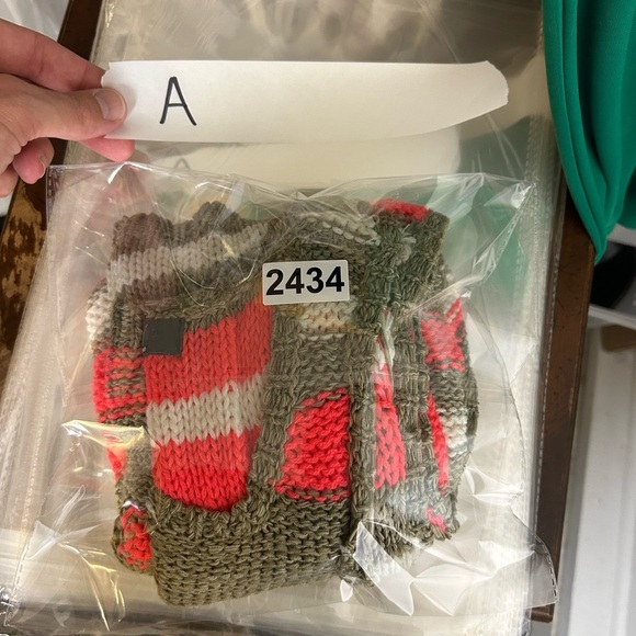 Gray Saks fifth Avenue M Crochet Top Blouse Beach Multicolor resort Vacation - Picture 10 of 10